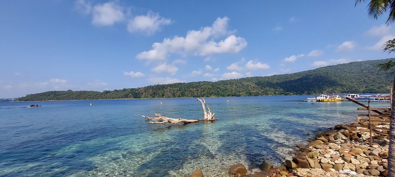 Merk Bay Beach