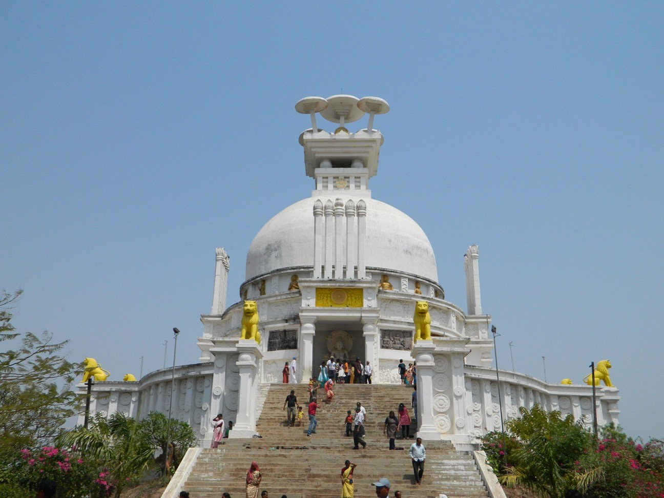 Dhauli Giri Shanti Stupa