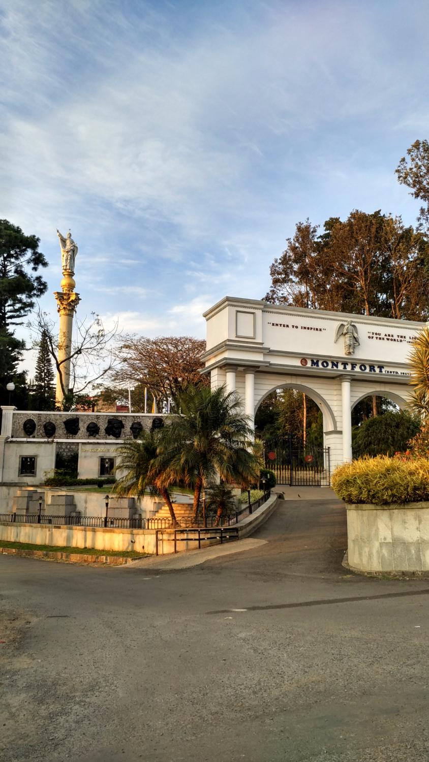 Montfort School