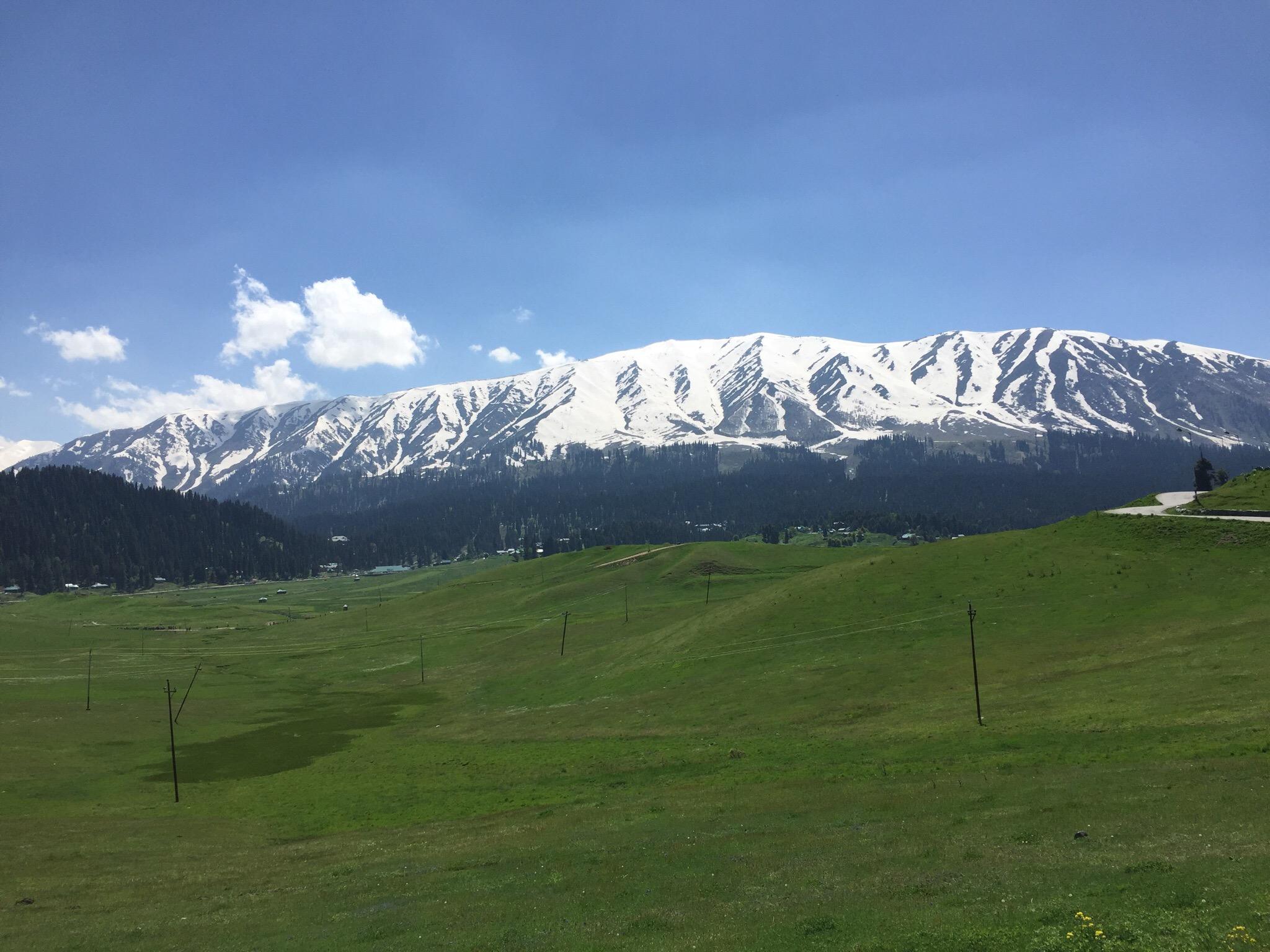 3 Days in Gulmarg for Skiing and Scenic Views