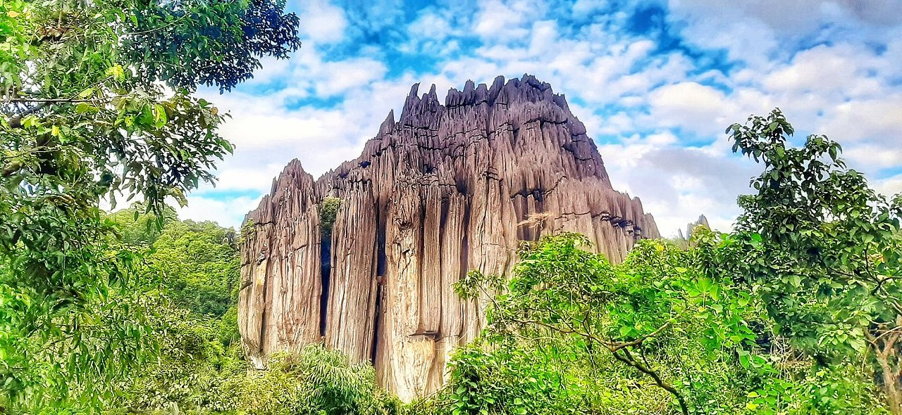 Yana Rocks
