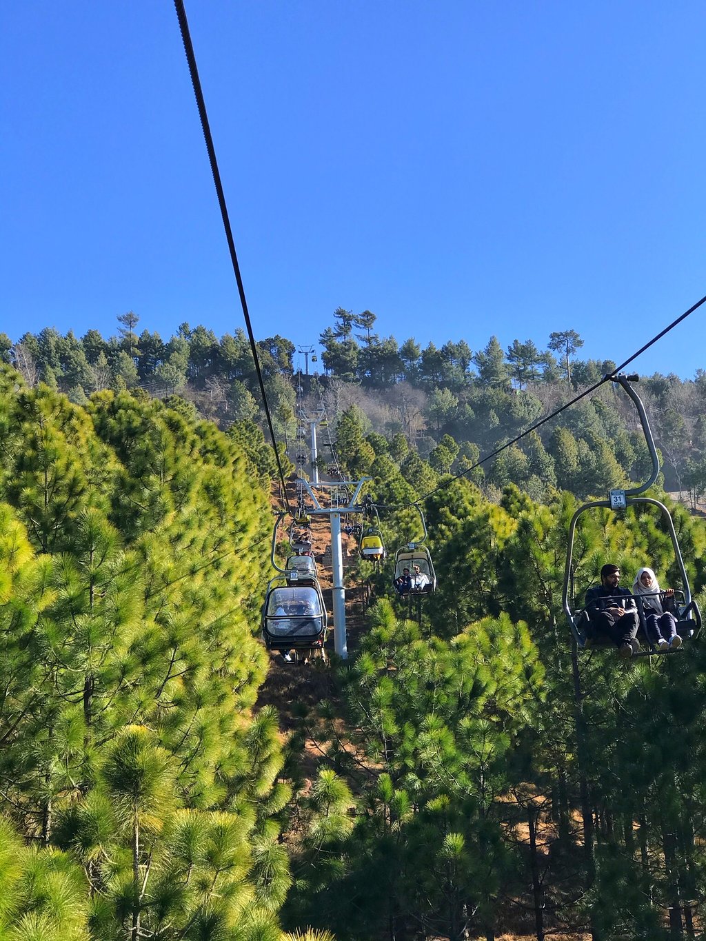 Chair Lift, Gulma